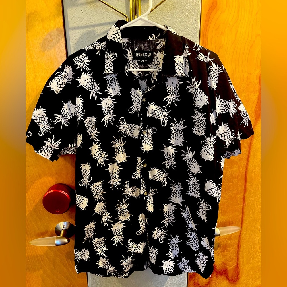 Fun pineapple casual button down. Very flexible with offers!